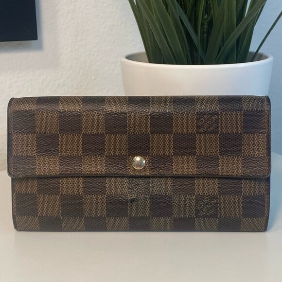 ⭐️Louis Vuitton Damier Ebene Sarah Wallet - Picture 4 of 12